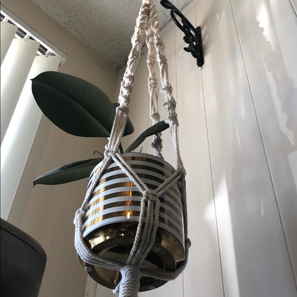 Macramé plant hanger - Picture 3 of 7